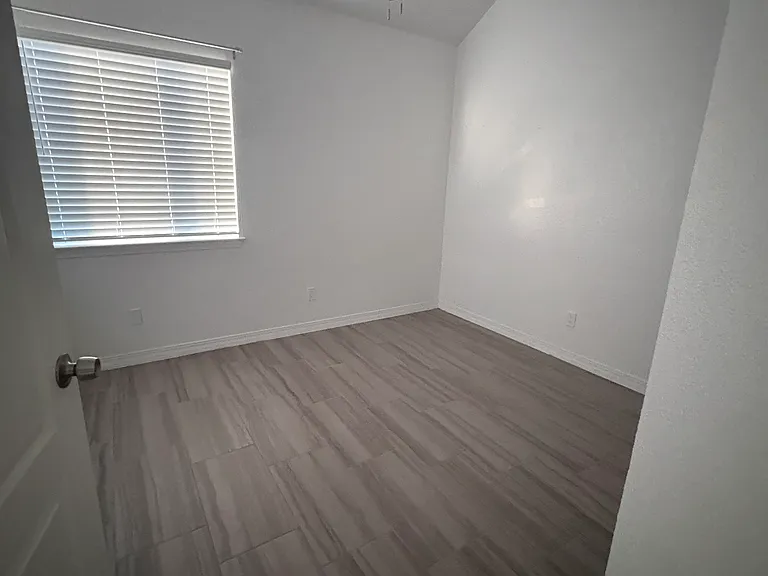 11941 Crown Oaks Ct — Photo 8