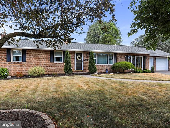 2nd image of 1620 Brenda Dr