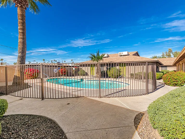 Garden-Style Living in Arcadia Lite | Move-In Specials Available — Photo 23