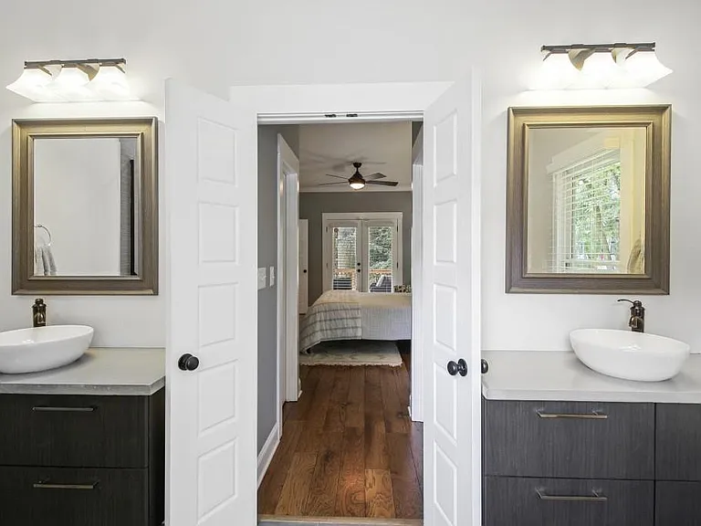 947 Delmar Ave SE — Photo 17