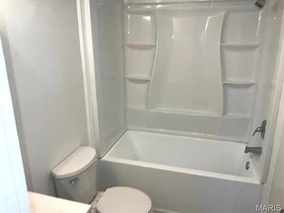 5th image of 133 Blair Ave