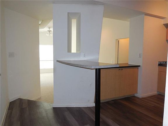 3rd image of 2421 W Horatio St Unit 839