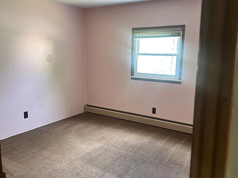 226 Roxbury Rd — Photo 9