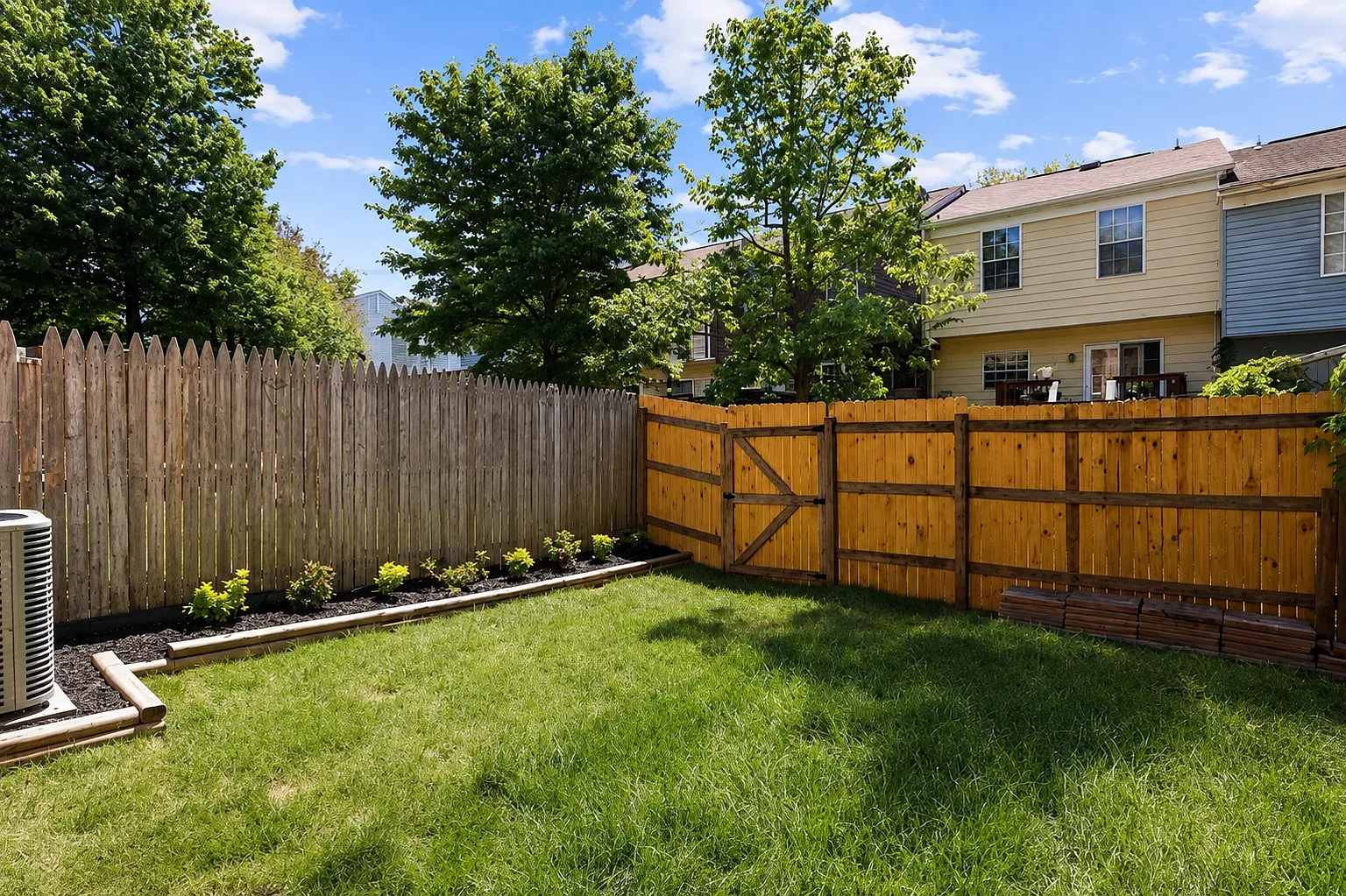 4 bed, 2.5 bath, 1280 sqft, $2,950 — Photo 3