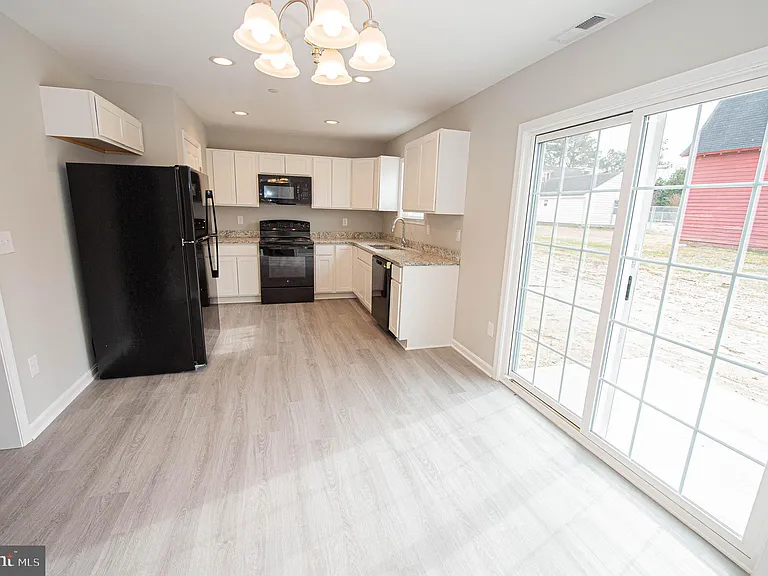 242 Morgans Ct — Photo 29