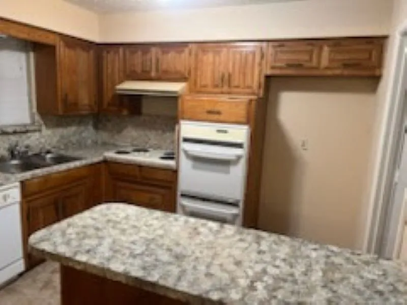121 Wildwood Drive - 1 — Photo 3