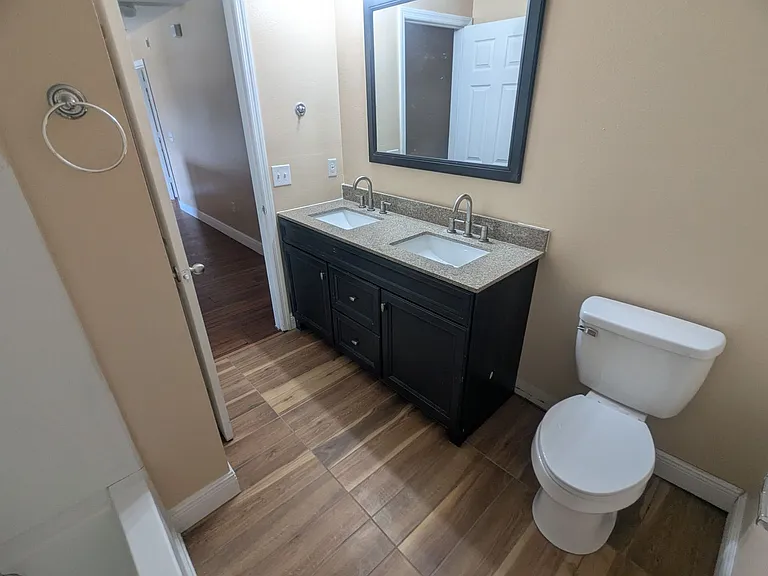 1628 Strathmore Cir — Photo 25