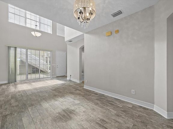 4th image of 539 Hedgewood Dr