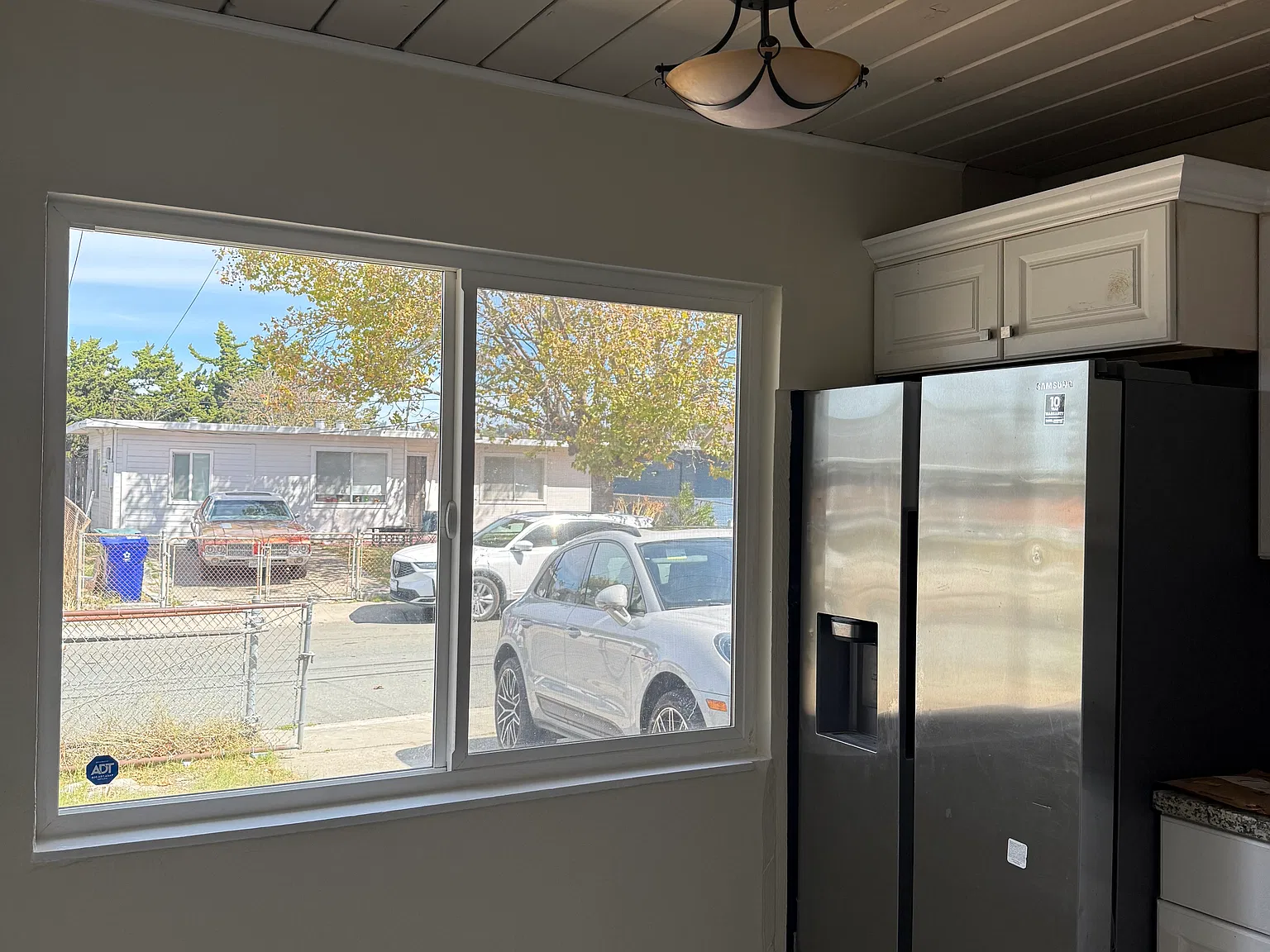 3 bed, 1022 sqft, $2,550 — Photo 3