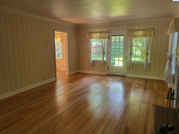 4th image of 1110 NE Indiana St