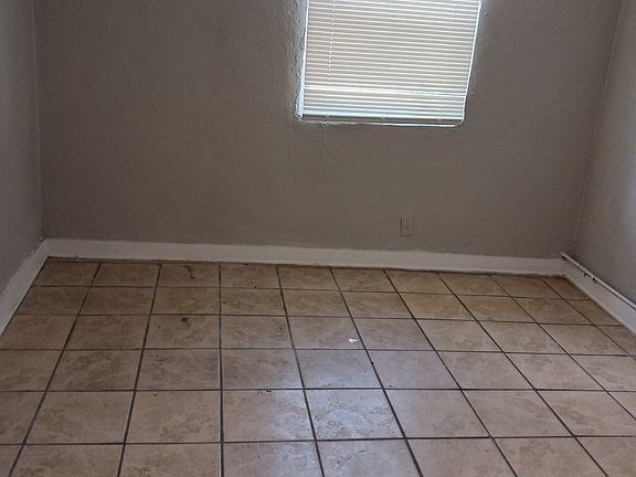 5th image of 1419 Brady St Unit 1