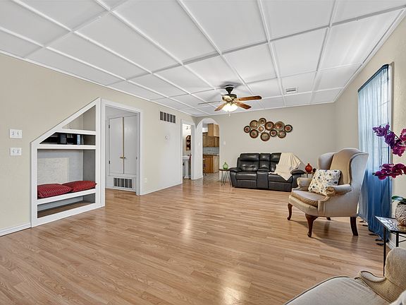 4th image of 104 Bow Creek Cir