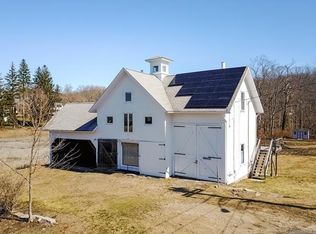 14 Wallace Rd, Branford, CT 06405