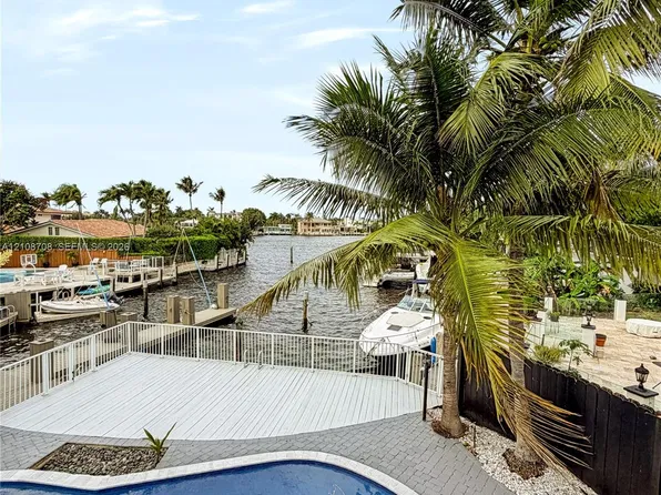 2445 SE 8th St, Pompano Beach, FL 33062