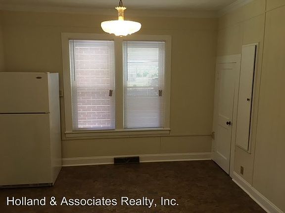 3rd image of 106 Slayton St