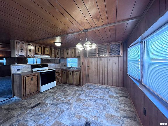 3rd image of 124 Oak Valley Dr