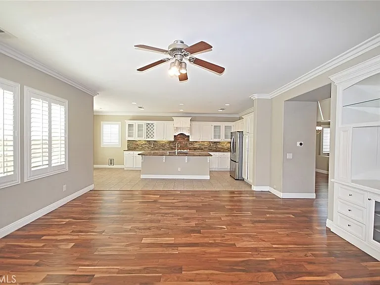 28406 Falcon Crest Dr — Photo 9