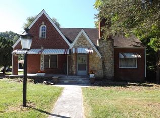 454 Old Highway 19e, Roan Mountain, TN 37687