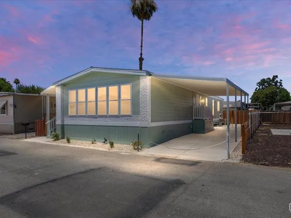 137 Fernwood Ln, Bakersfield, CA 93308