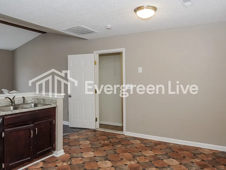 13020 Dickens Ln — Photo 6