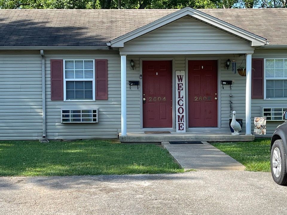 2nd image of 2604 Kenwood Dr