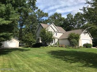 1920 Shady Oak Dr, Muskegon, MI 49445