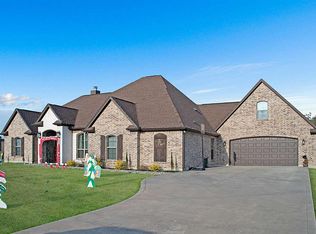 3970 Westchester Dr, Orange, TX 77630