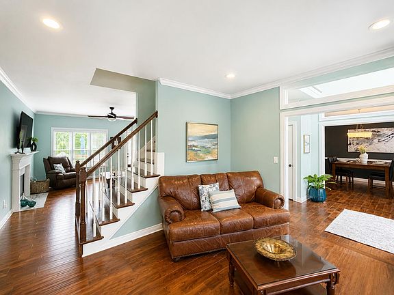 4th image of 4665 Saron Dr
