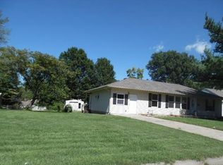 11304 E 40th St S, Independence, MO 64052