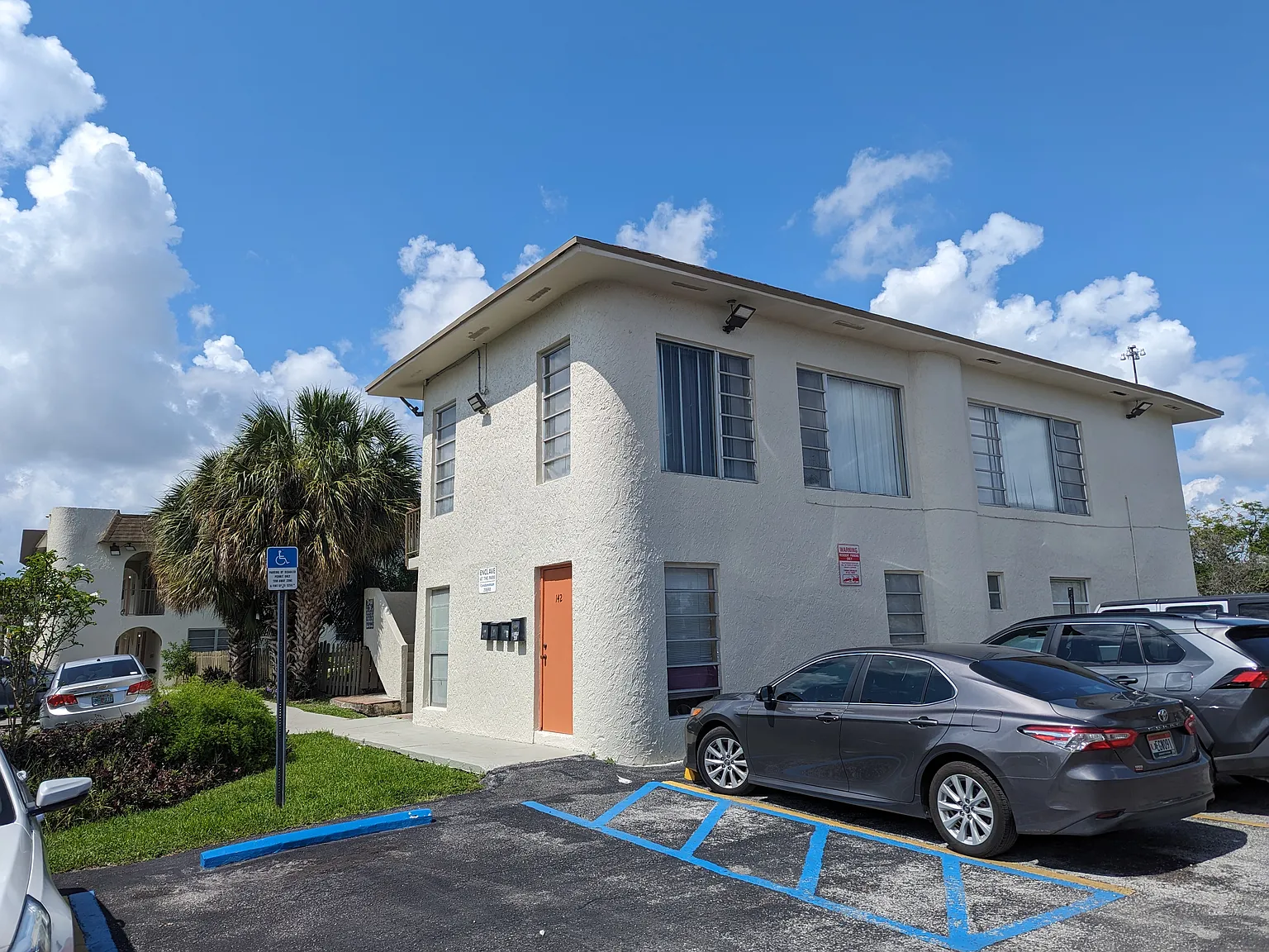 2 bed, 931 sqft, $2,000 — Photo 3
