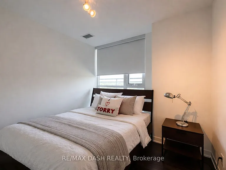 223 Saint Clair Ave W #1002 — Photo 9