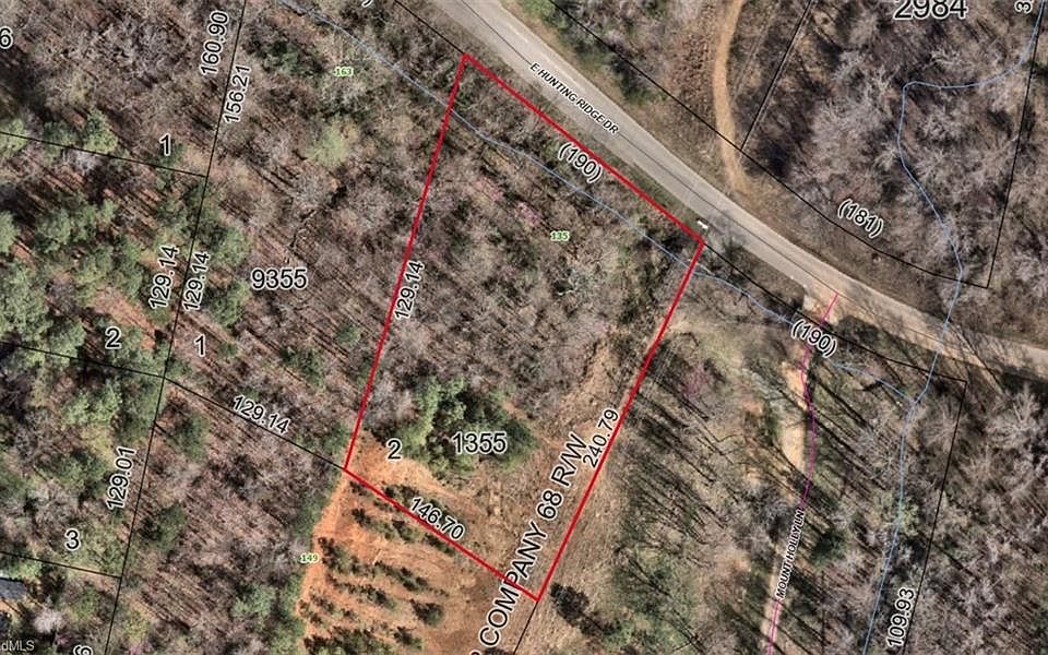 2nd image of 135 E Hunting Ridge Dr