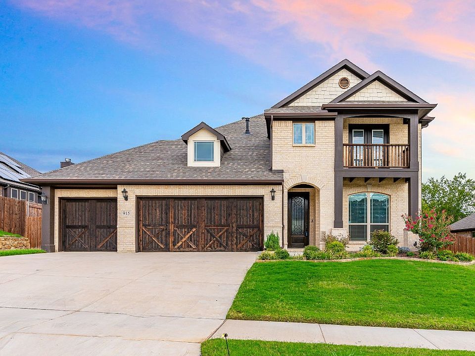 1st image of 915 Royal Ct