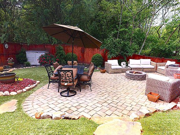 2nd image of 2702 Cottesford Dr SE