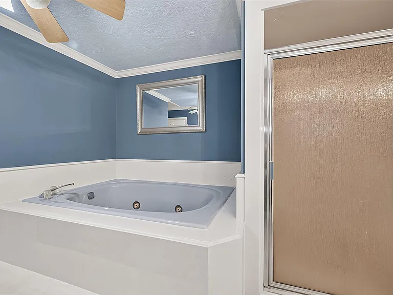 1007 E Baker Rd — Photo 14