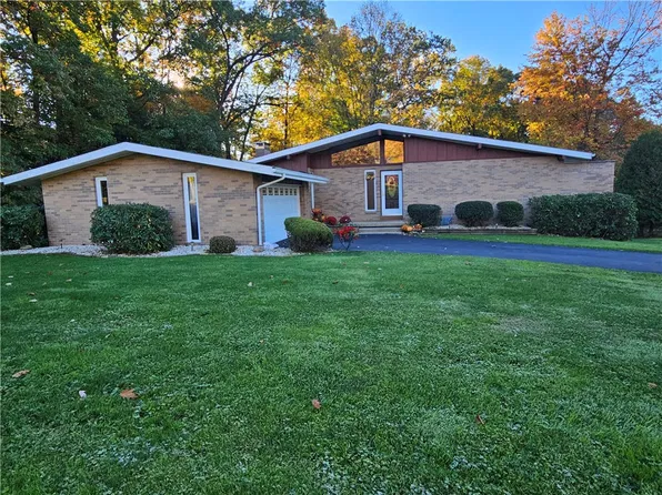 318 Euclid Rd, Butler, PA 16001