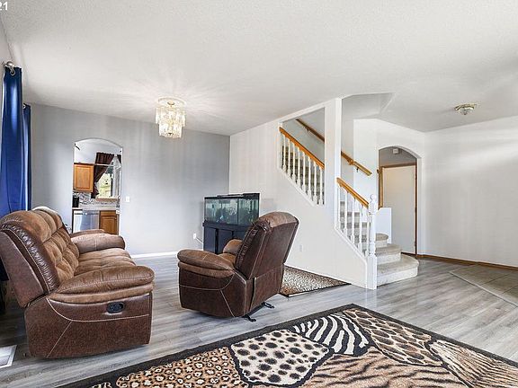3rd image of 16605 NE 66th Way