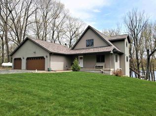 N5610 Thunderbird Rd, Portage, WI 53901