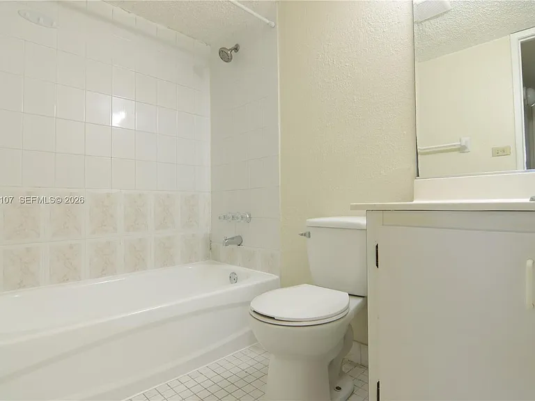 4550 NW 9th St #815E — Photo 10