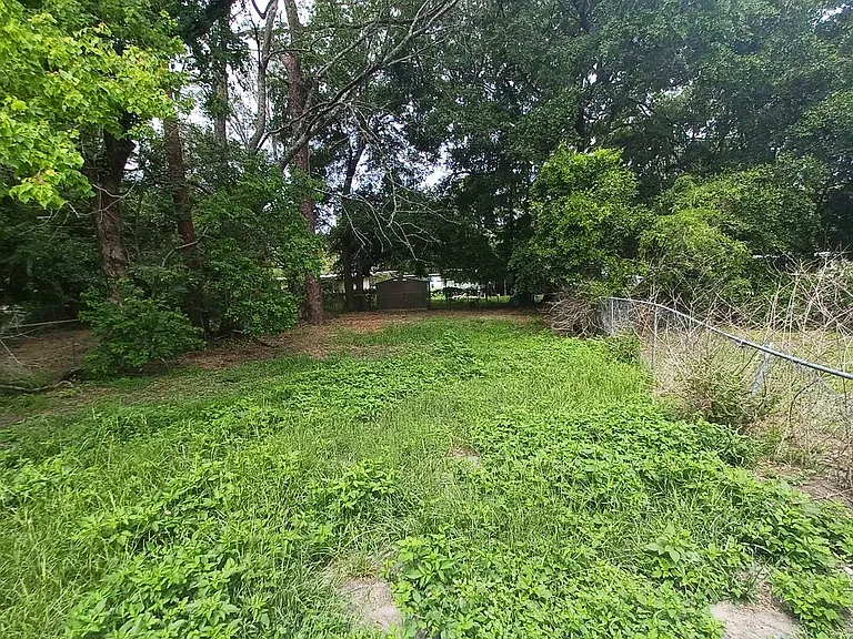 1868 Doyon Ct — Photo 16