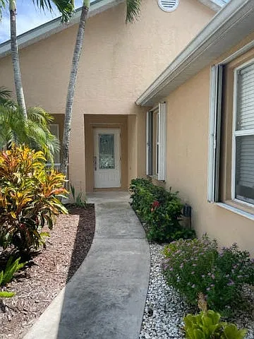3185 SW Cordoba Ct