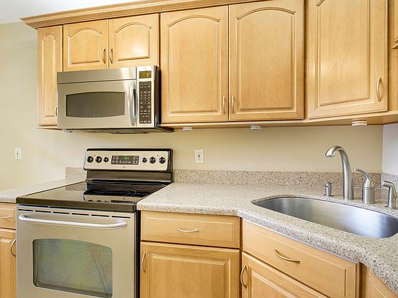 5th image of 9430 Poinciana Place #215