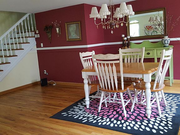 Dining/ stairway to 3rd floor