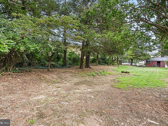 3rd image of 4 Hillside Ave