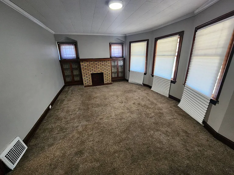 10109 Richland Ave — Photo 3