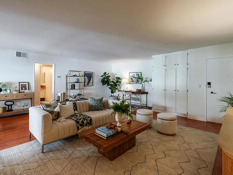 120 S Sierra Madre Blvd #205 — Photo 4