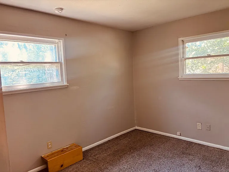 3242 S Millwood Ave — Photo 4