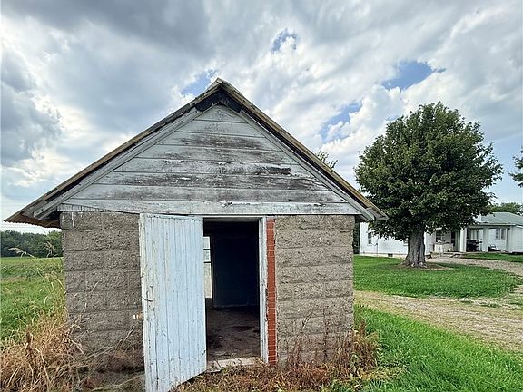 5th image of 4026 Stanhope Kelloggsville Rd