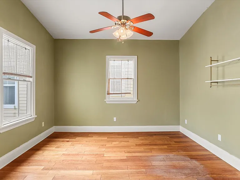 523 S Hennessey St — Photo 9