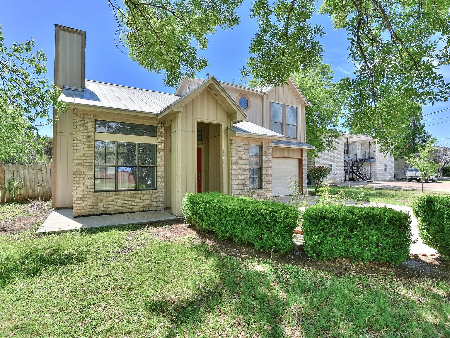 3 bed, 2.5 bath, 1443 sqft, $1,825 — Photo 4